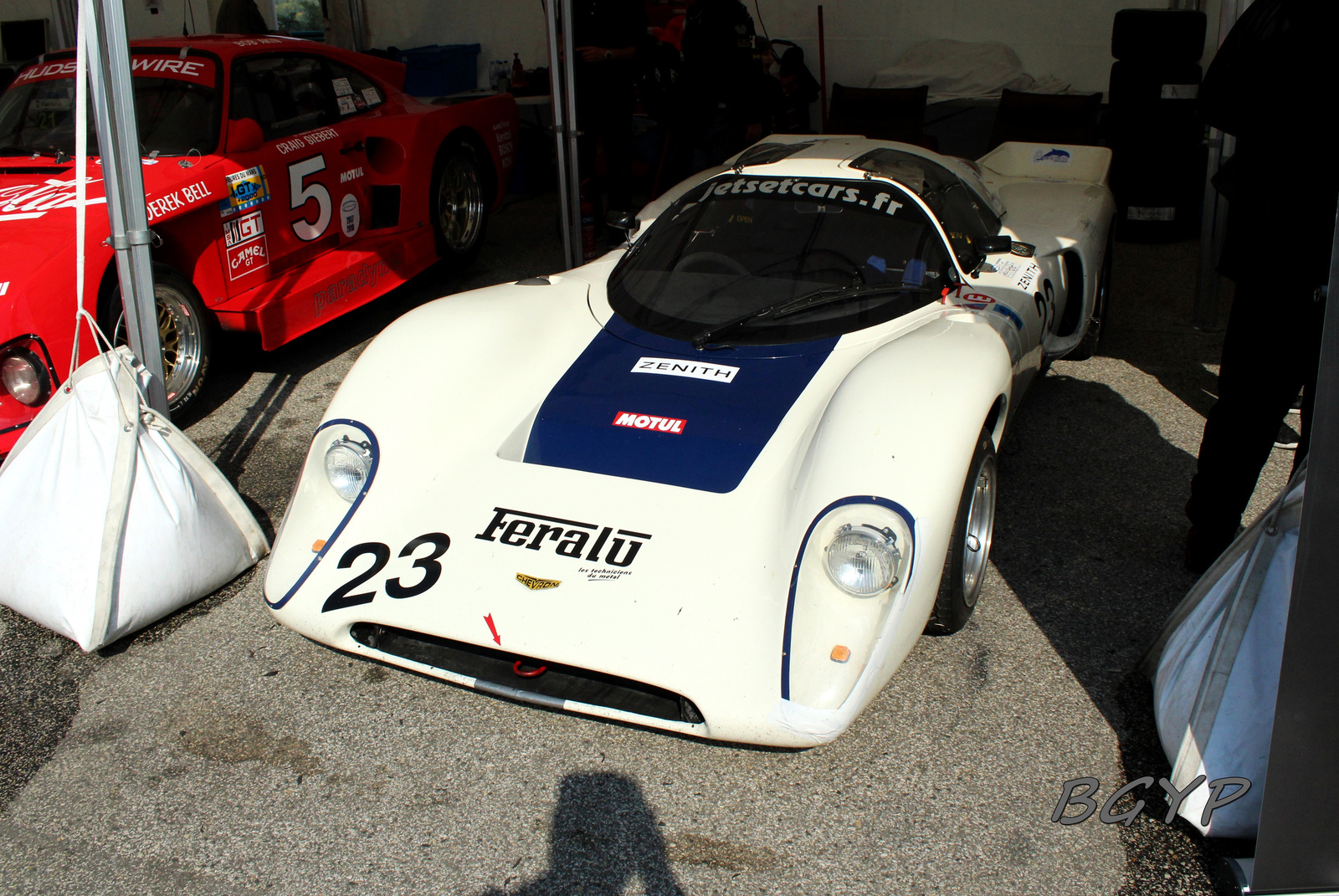 Chevron B 16