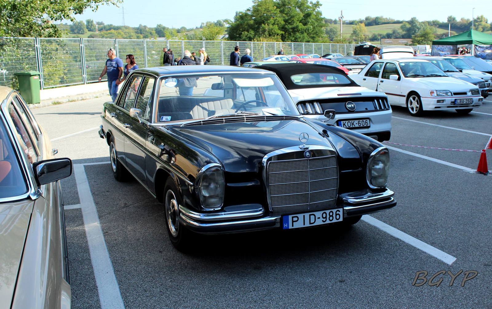 Mercedes-Benz W111