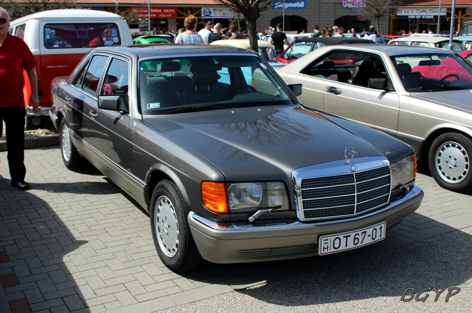 Mercedes-Benz W126