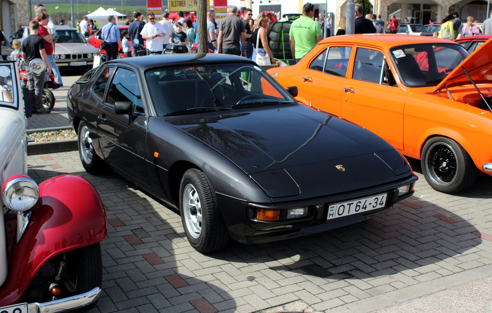 Porsche 944