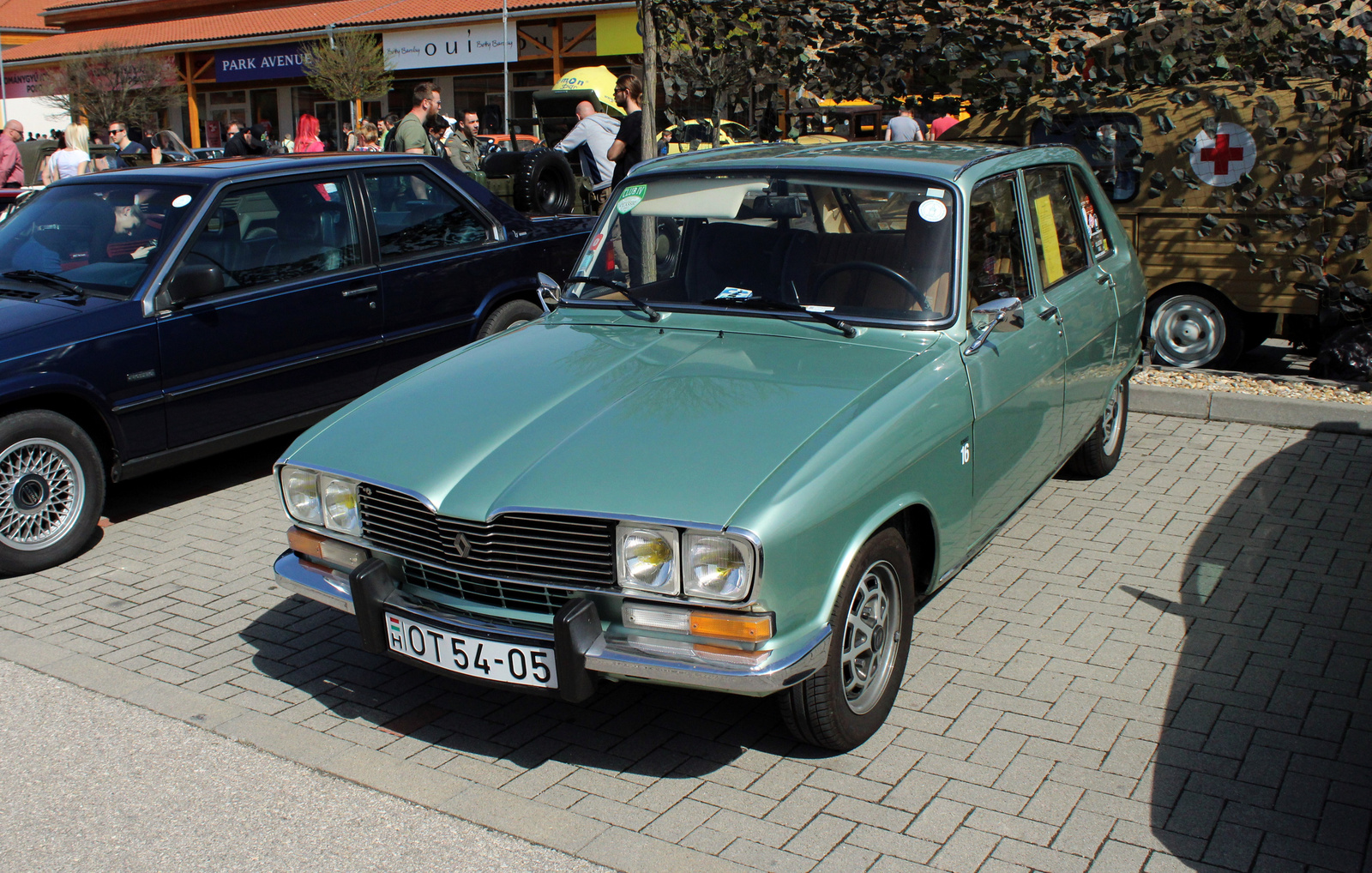 Renault 16