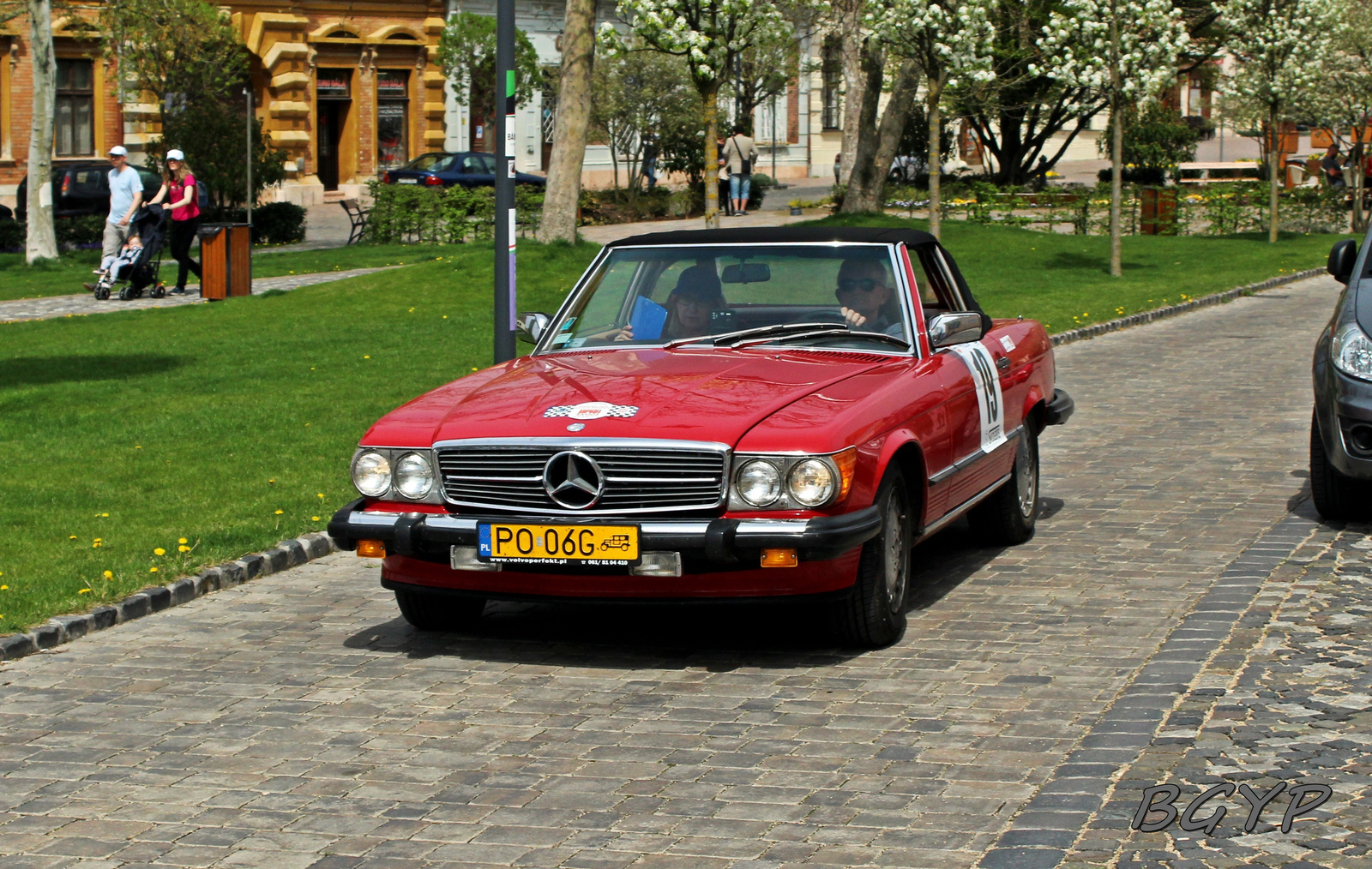 Mercedes-Benz 560SL