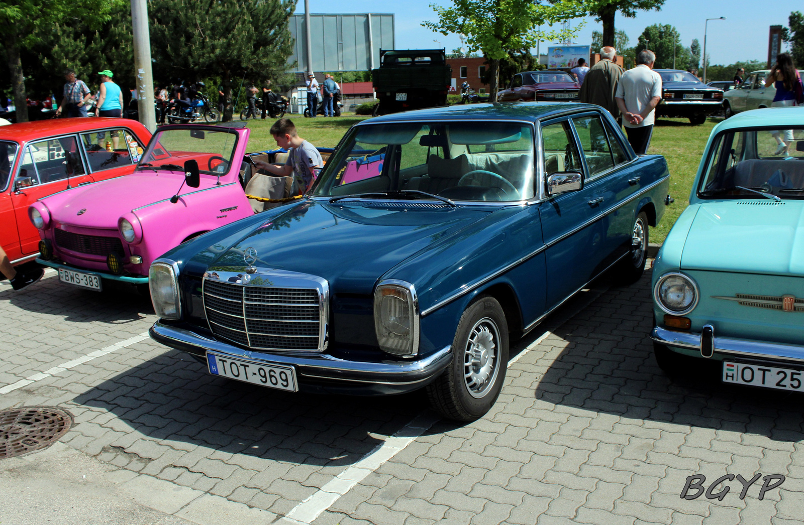 Mercedes-Benz W115