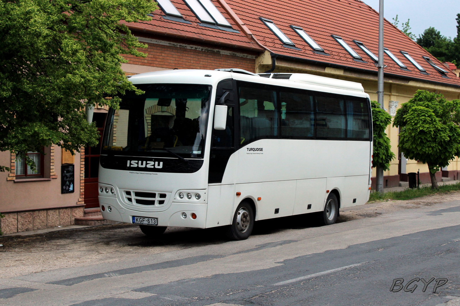 Isuzu Turquoise (KGF-613)