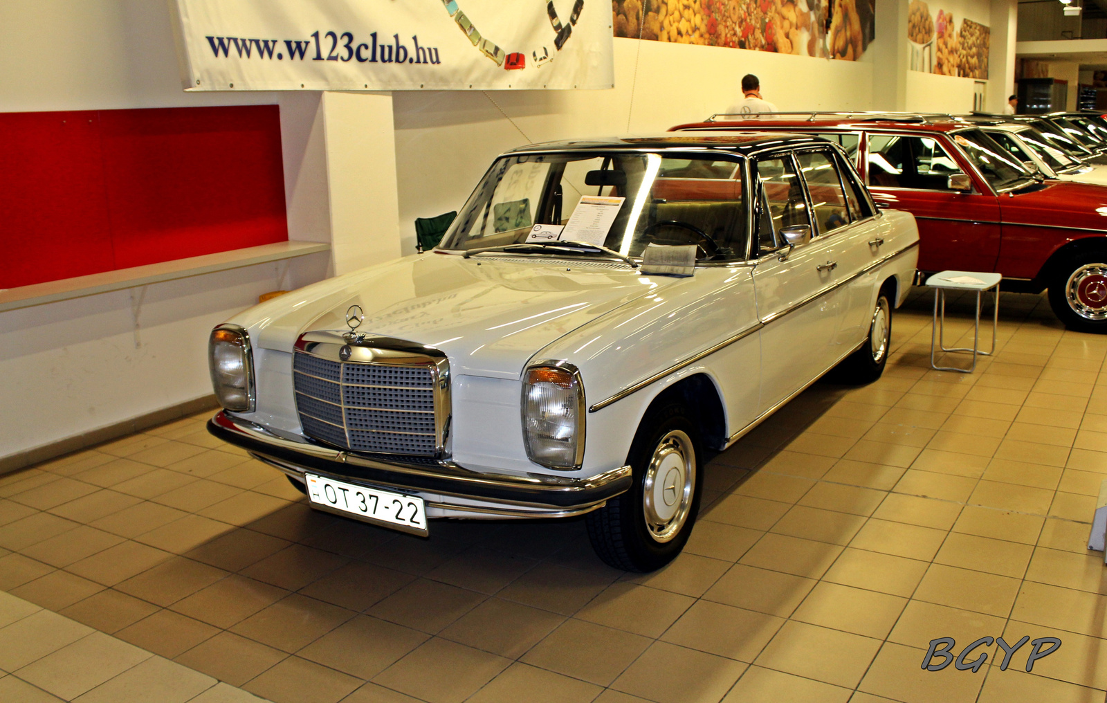 Mercedes-Benz W115