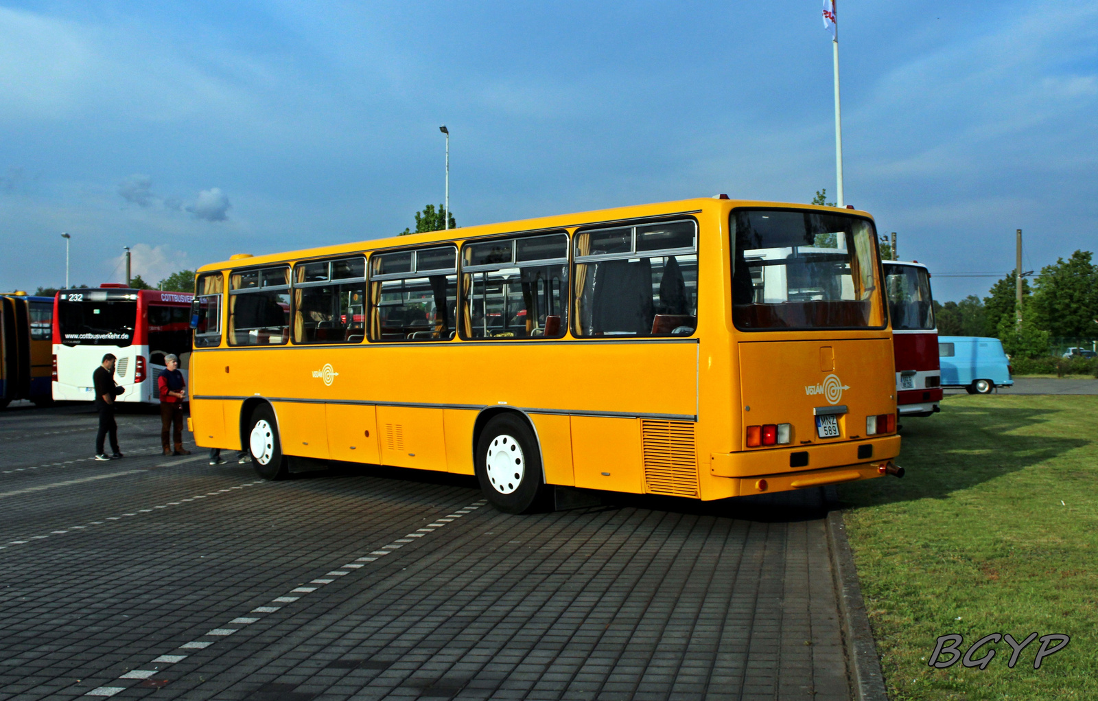 Ikarus 266.25 (MNZ-589)