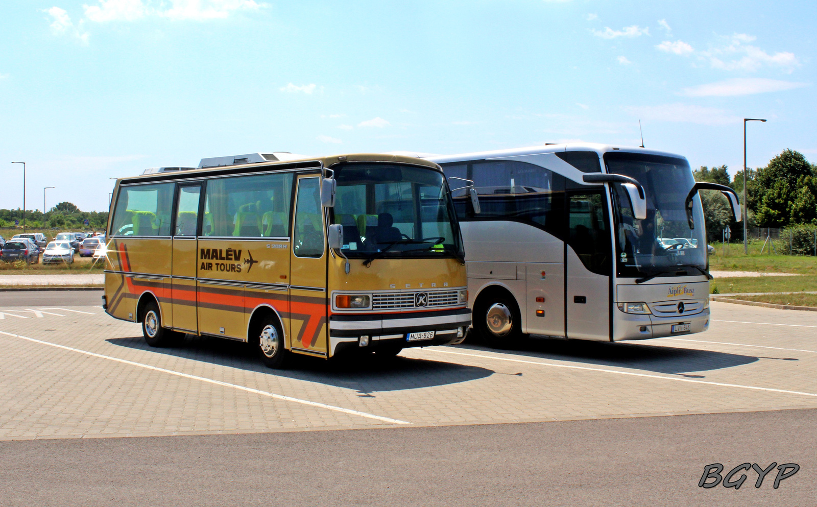 Setra S208H (MUA-526)