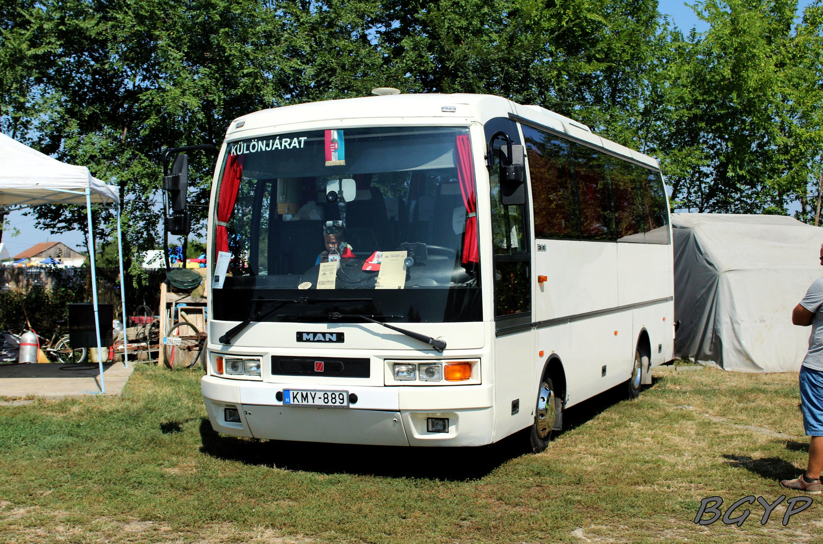 Ikarus E13.20 (KMY-889)