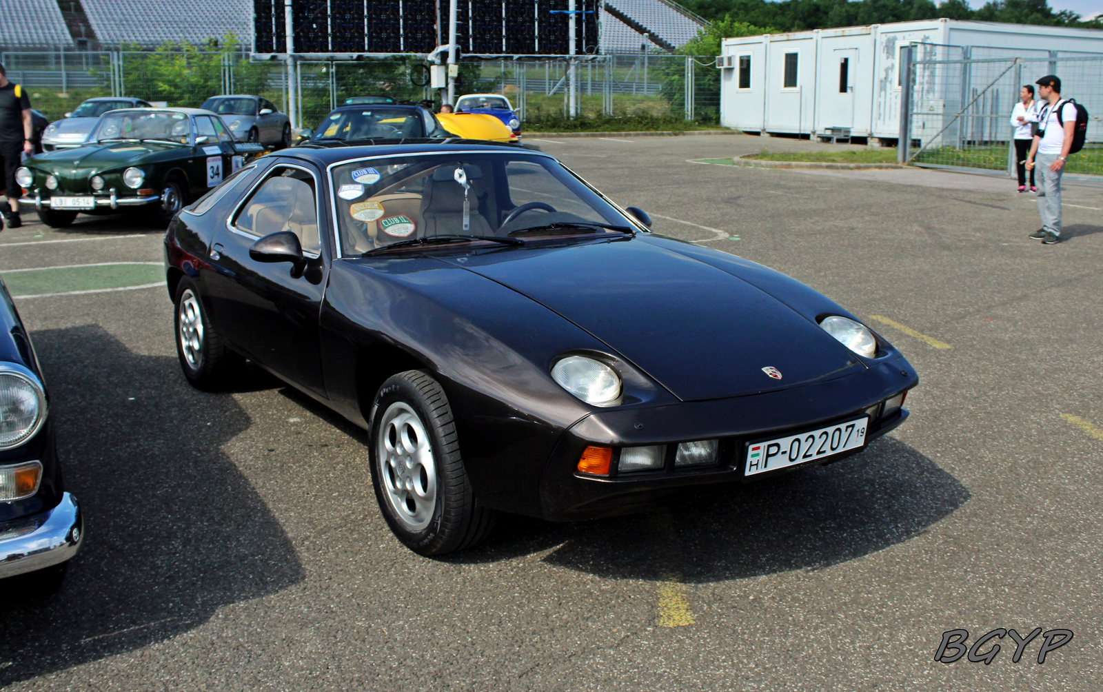 Porsche 928