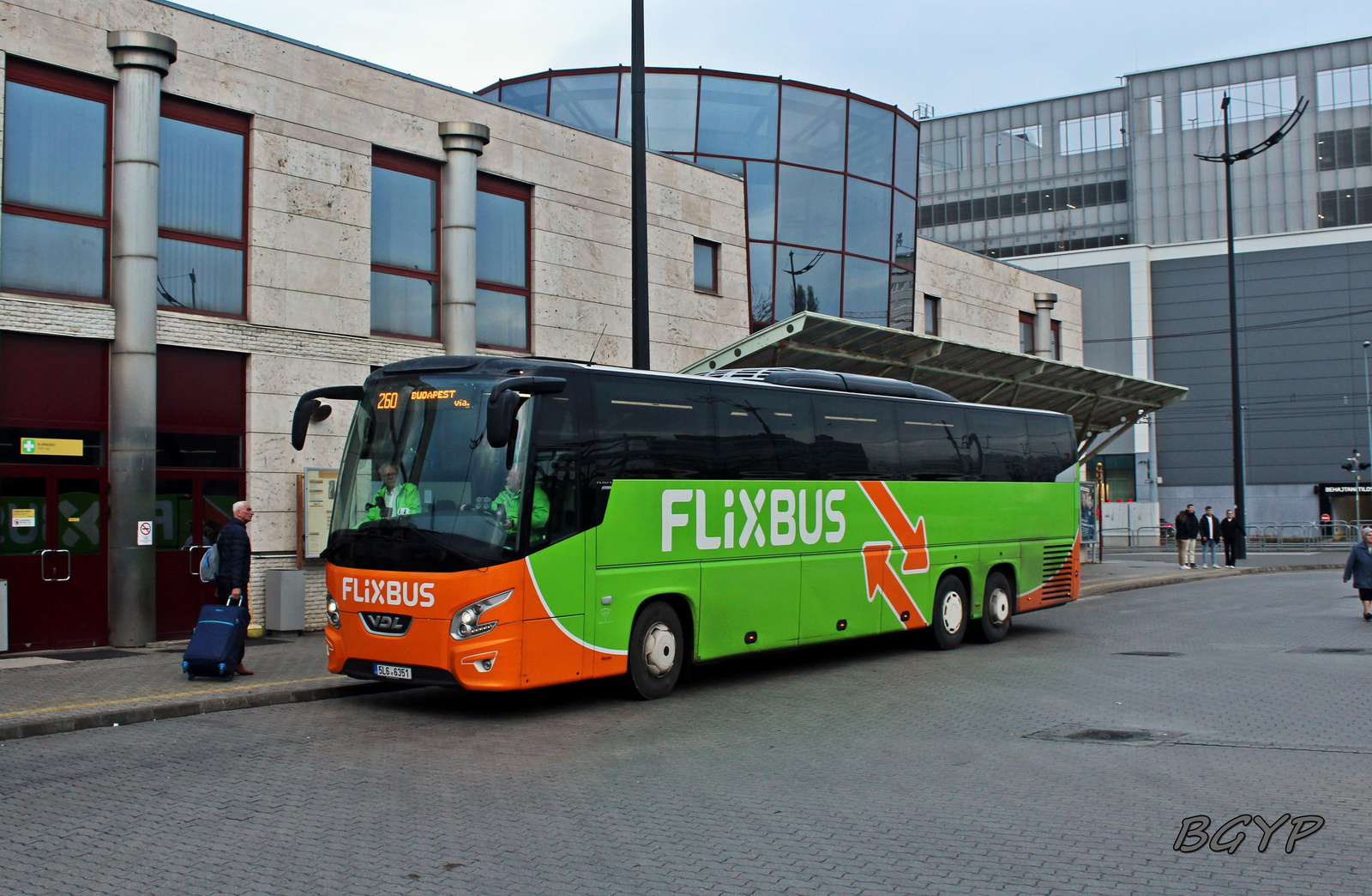 VDL Futura (6LA 6351)