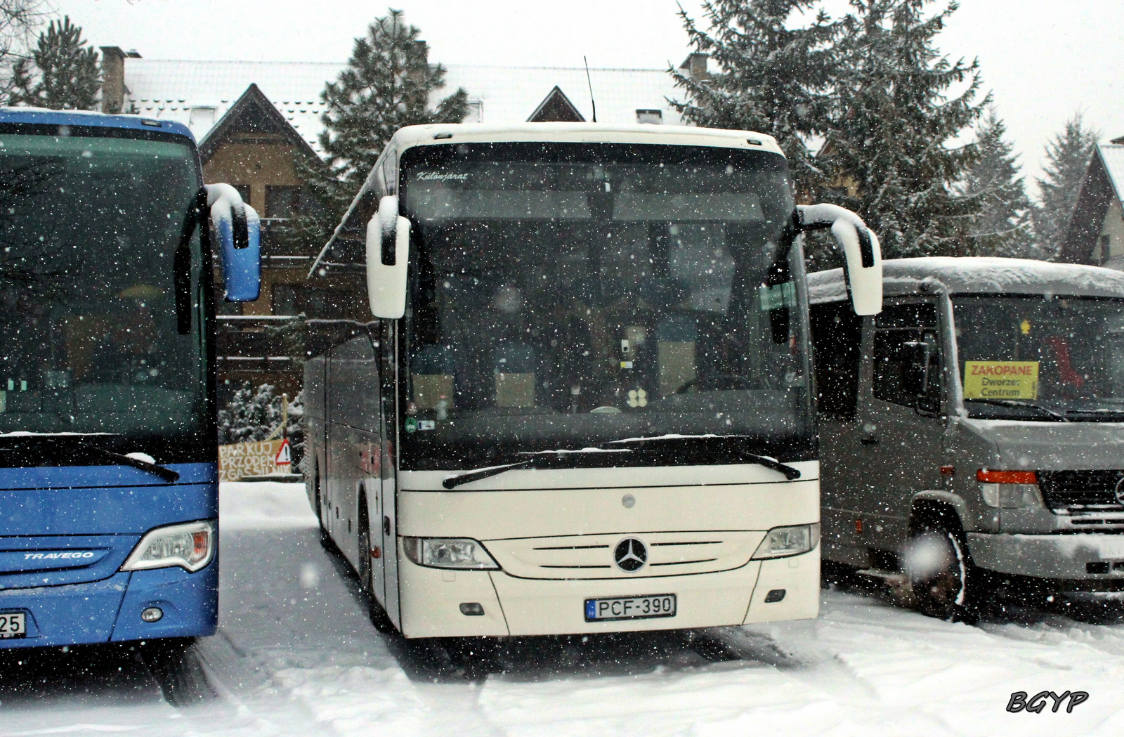 Mercedes-Benz Tourismo (PCF-390)