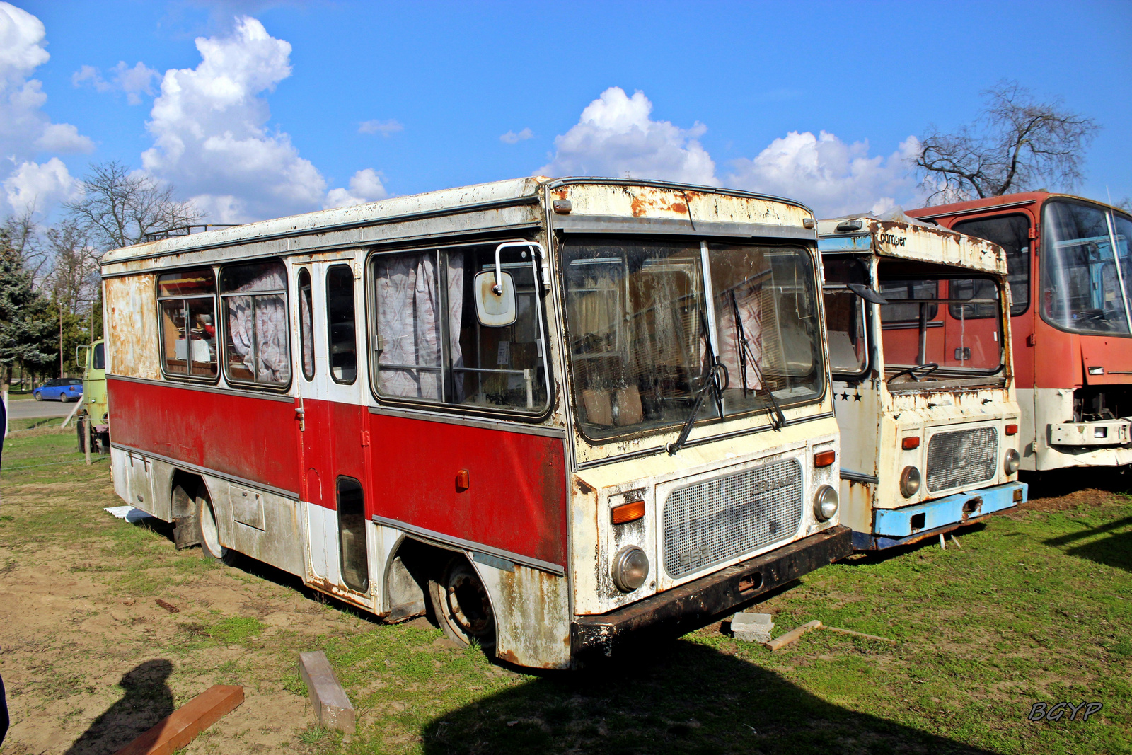 Ikarus 553