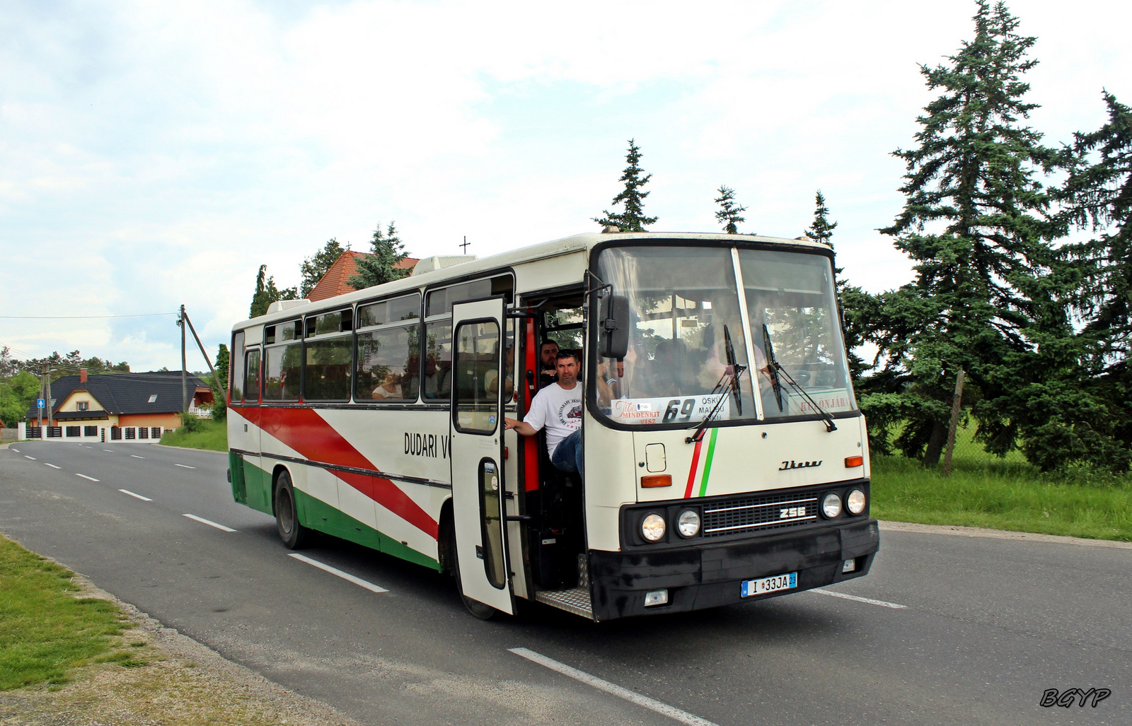 Ikarus 256.75 (I-33JA)