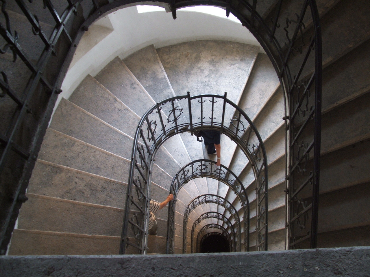 Iparművészeti M. lépcsők