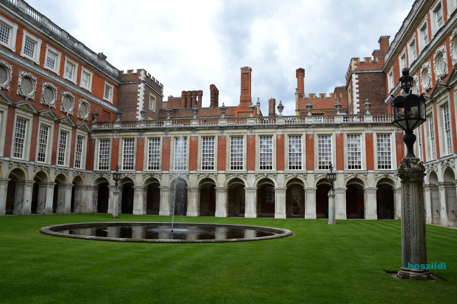 DSC 2457 Hampton Court