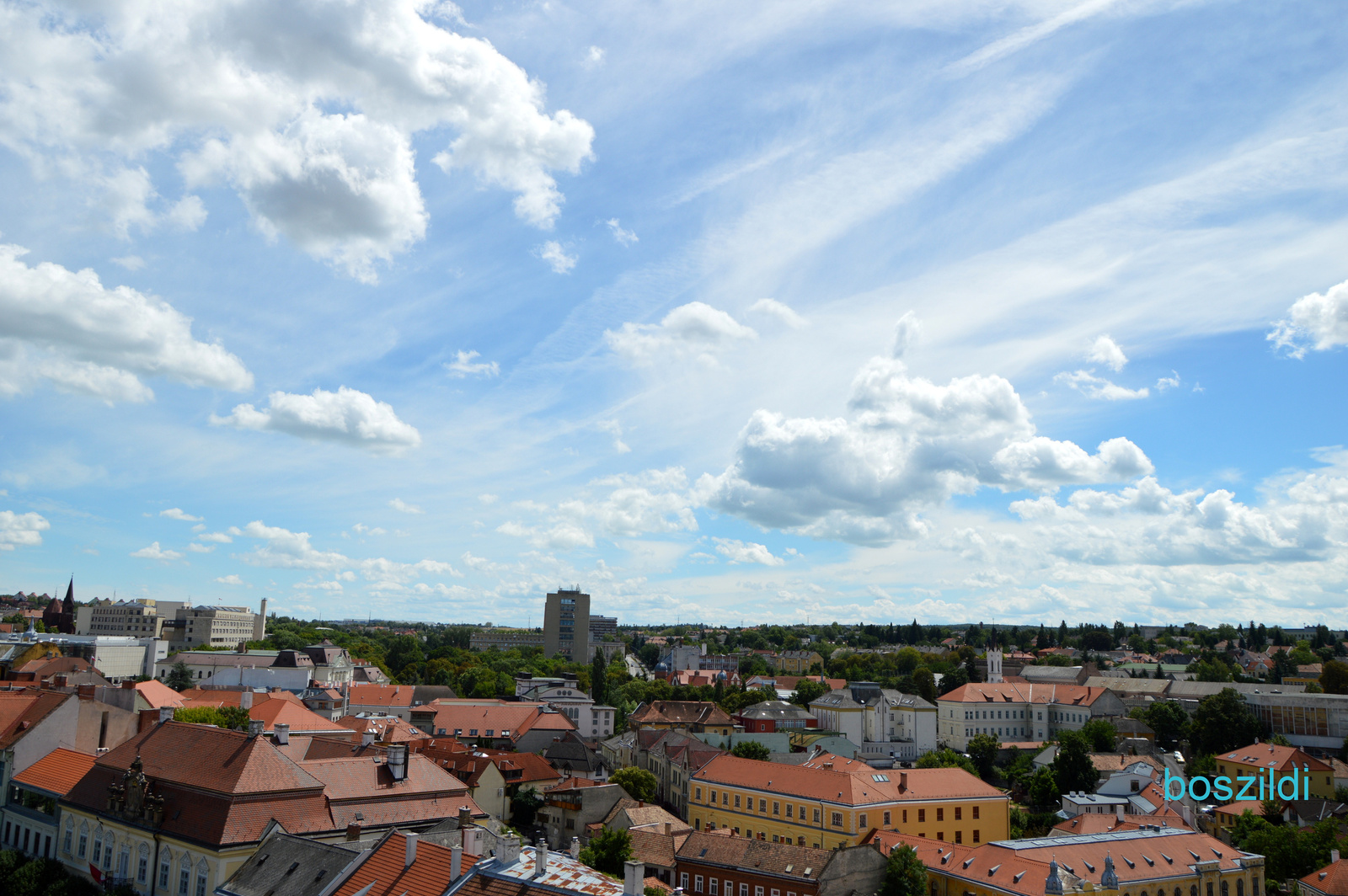 Veszprém, tetők és felhők