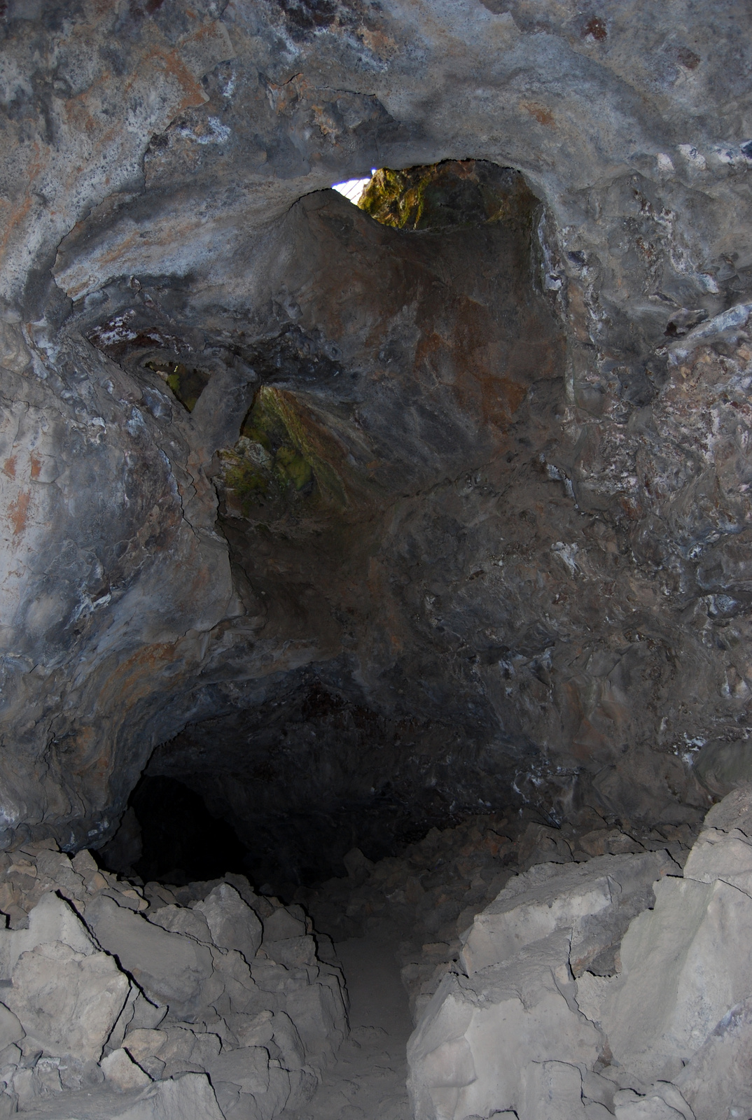 US12 0917 028 Sentinel Cave, Lava Beds NM, CA