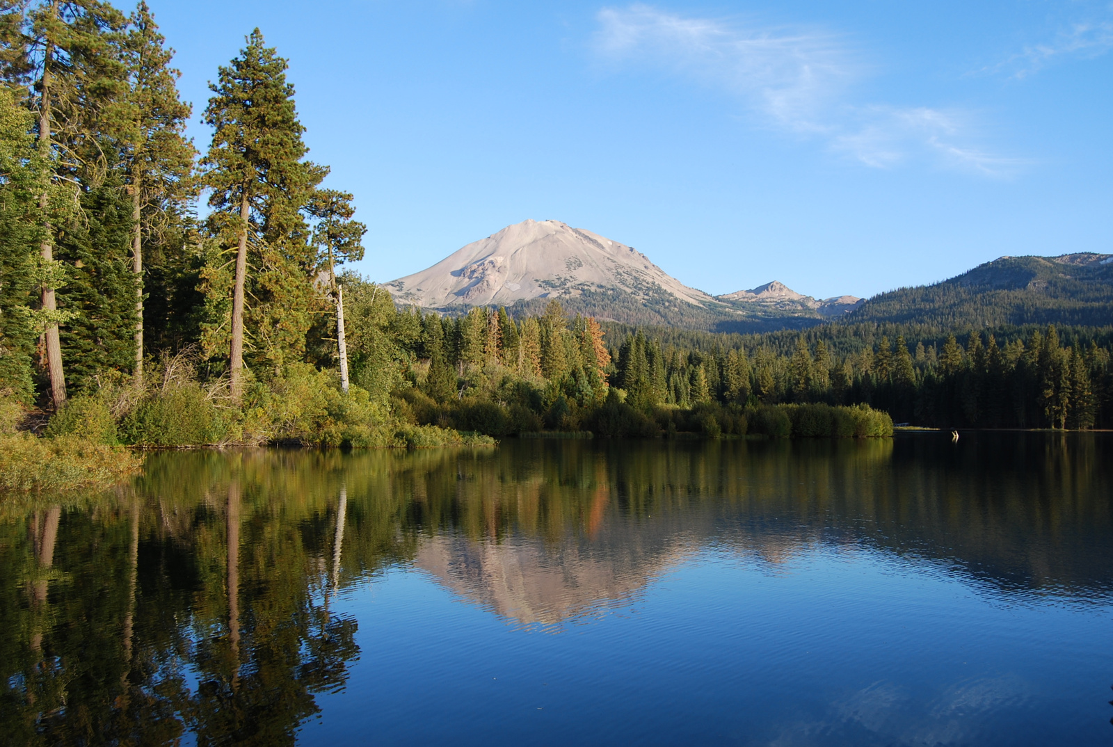 US12 0918 084 Manzanita Lake, Lassen NP, CA