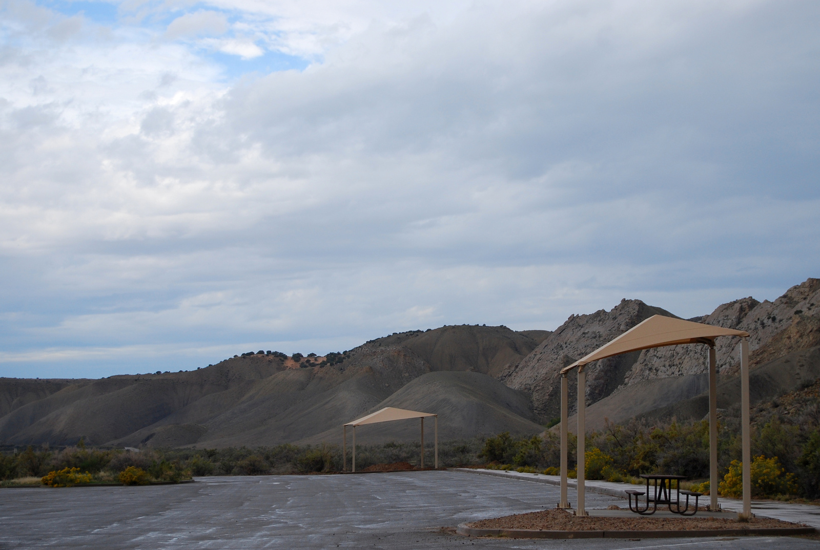 US14 0921 001 Dinosaur NM, UT