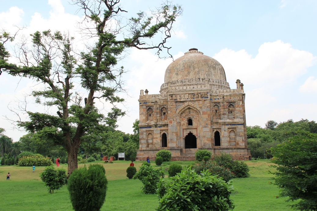 Shish Gumbad távolról2