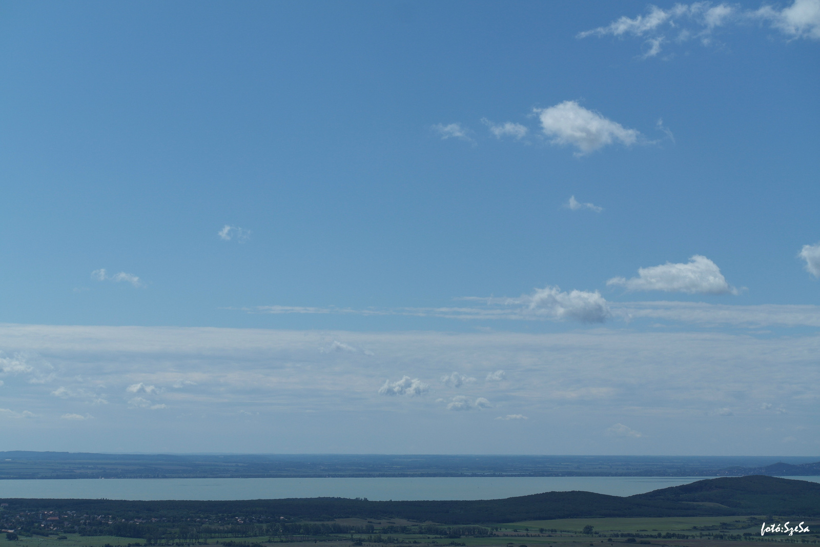 A Balaton felett kék az ég...