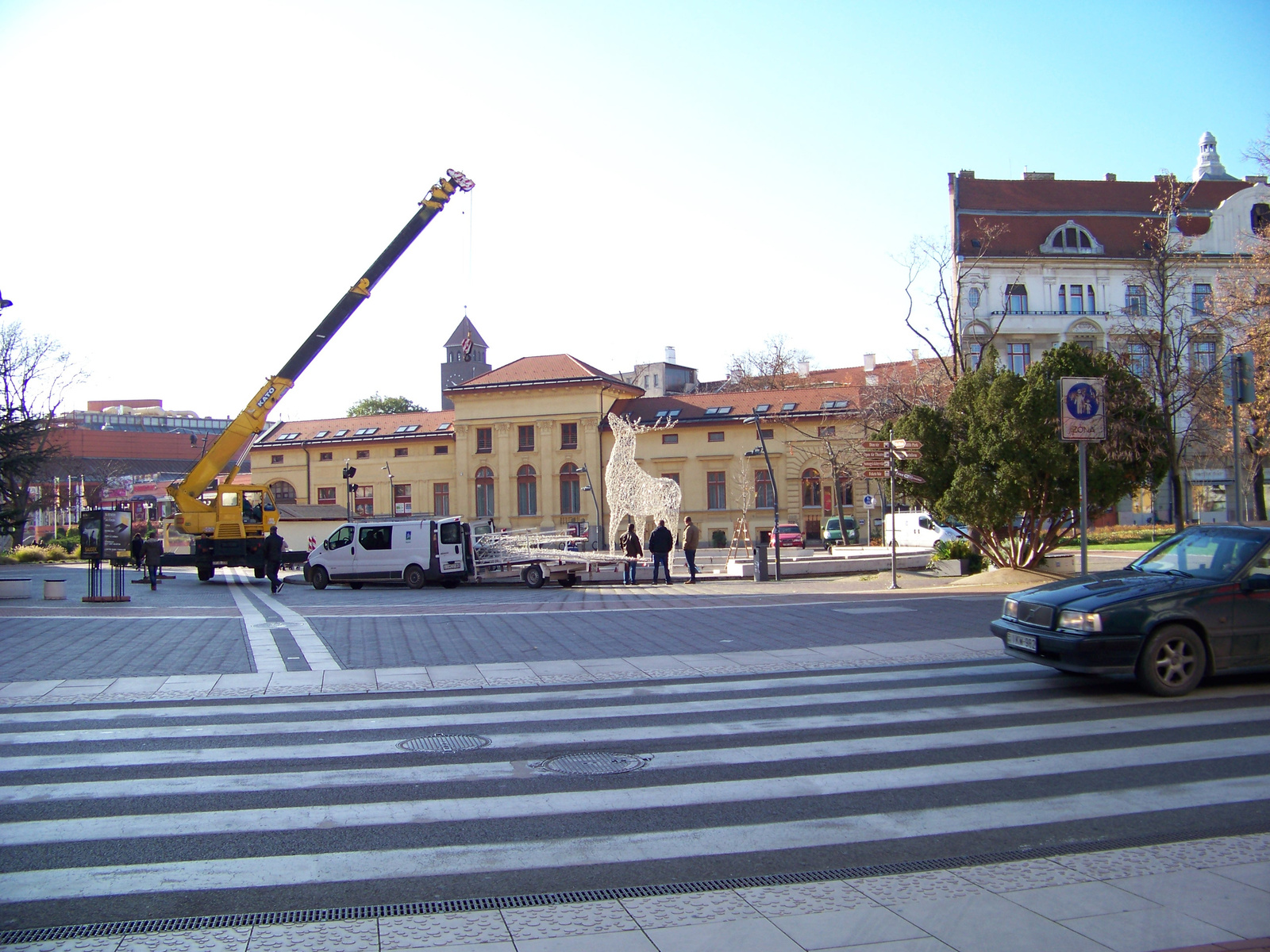 Mennyből a szarvas....