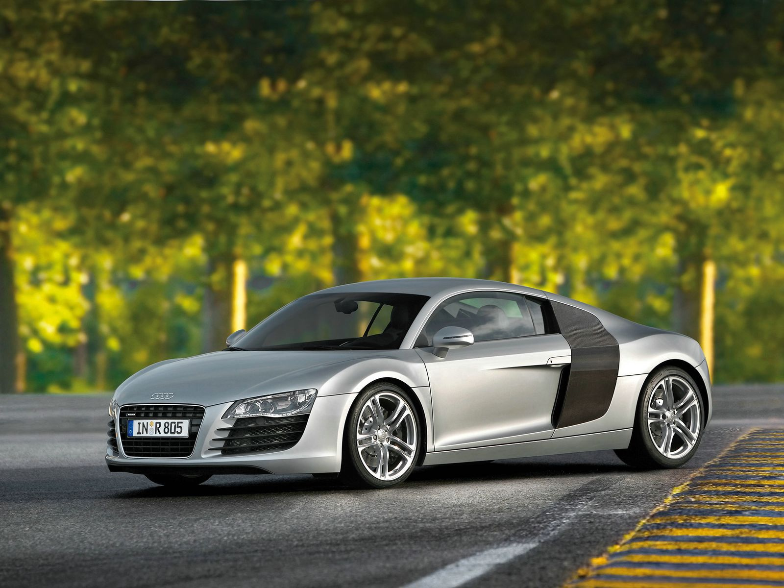 Audi-R8-04