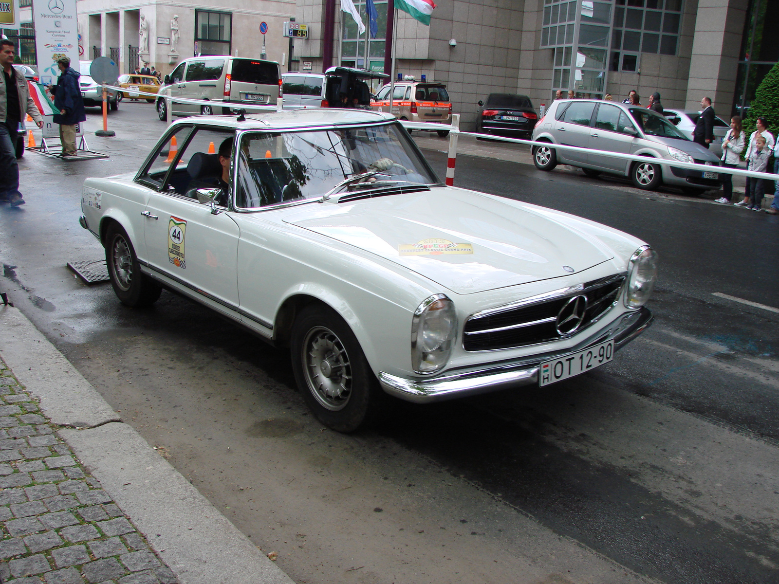 Mercedes-Benz 280 SL