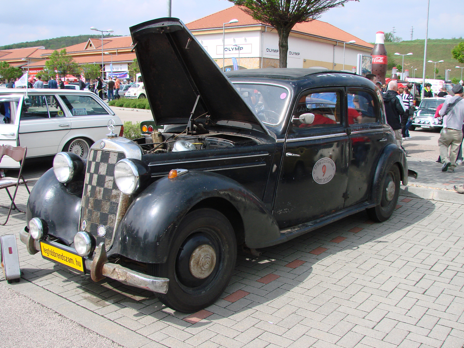 Mercedes-Benz 230