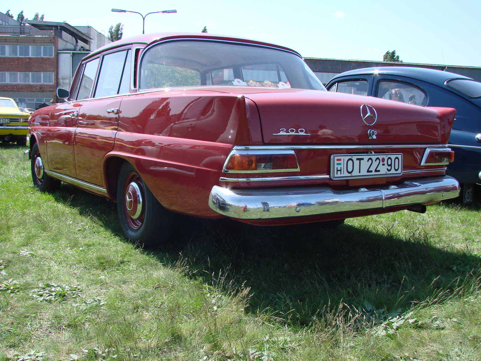 Mercedes-Benz 200