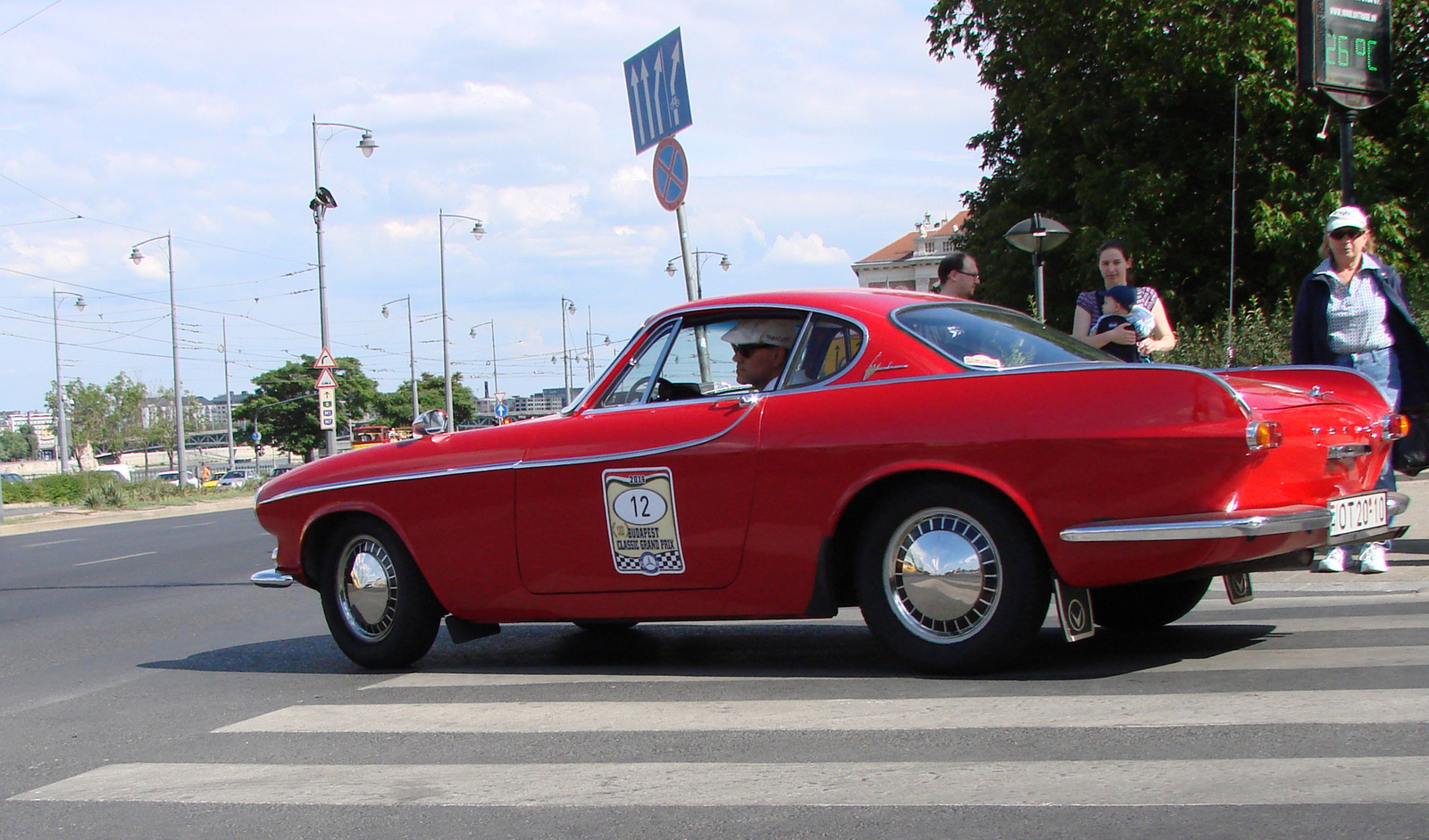 Volvo P1800