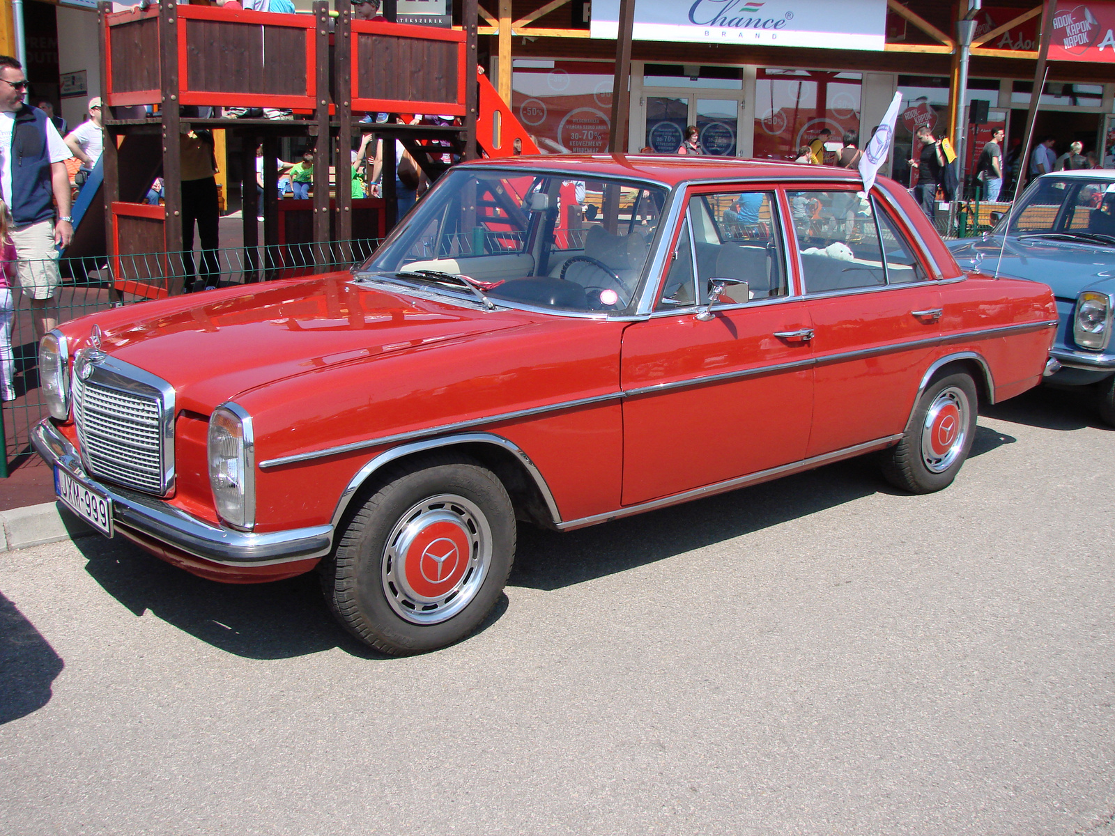 Mercedes-Benz 200