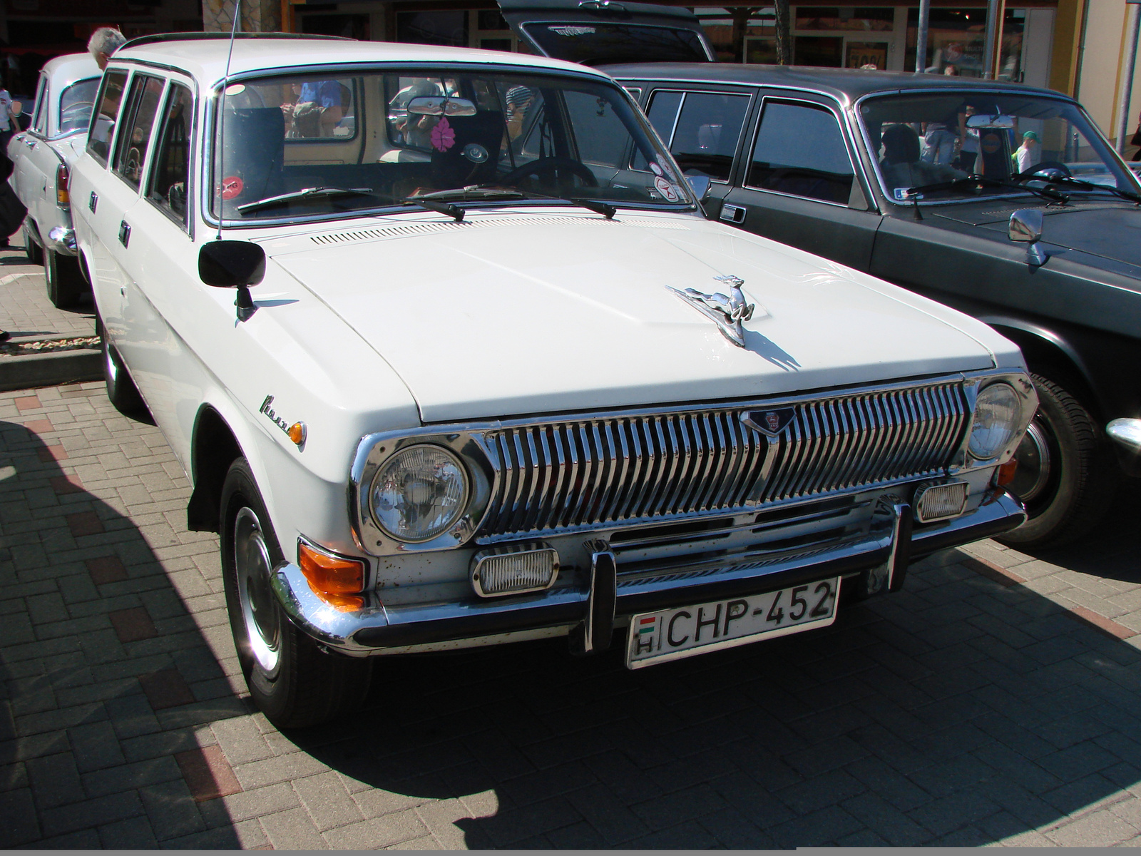 GAZ-2402