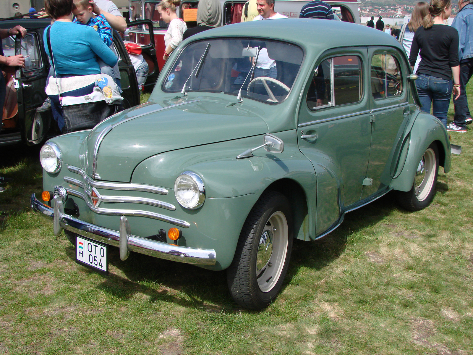 Renault 4CV