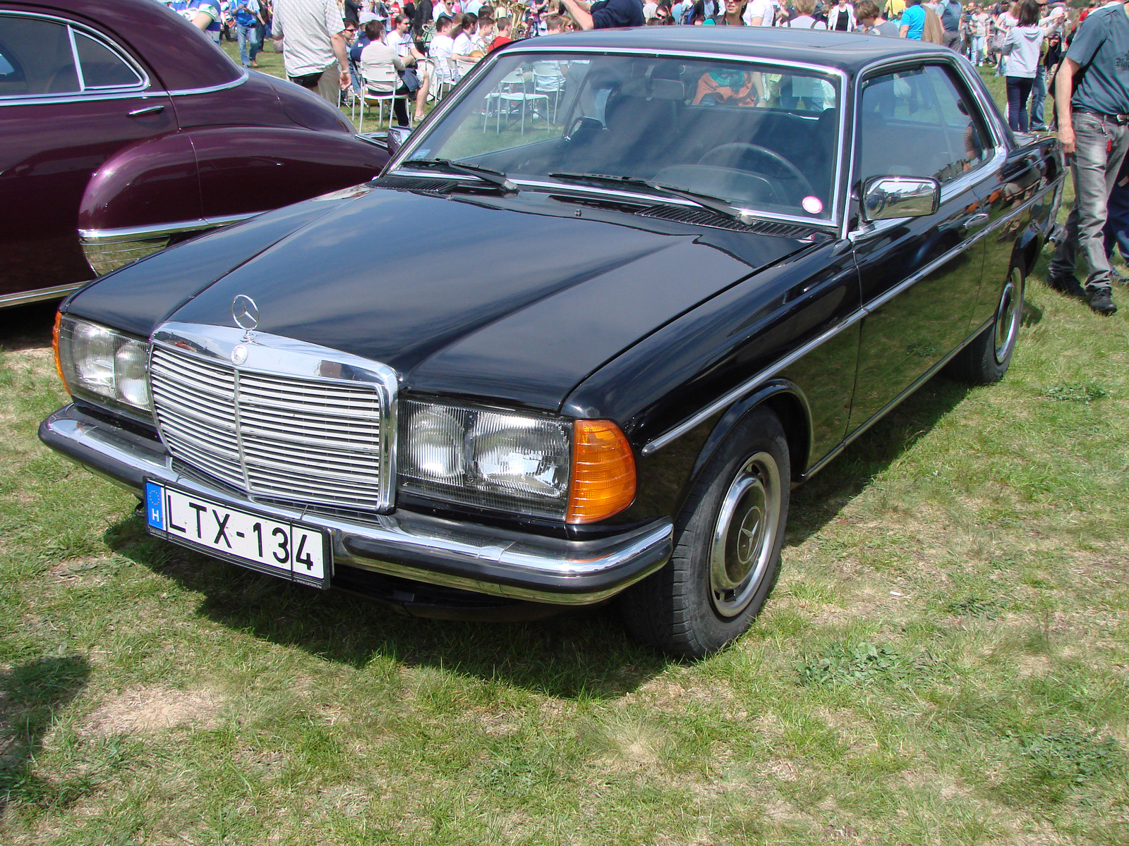 Mercedes-Benz 230 CE