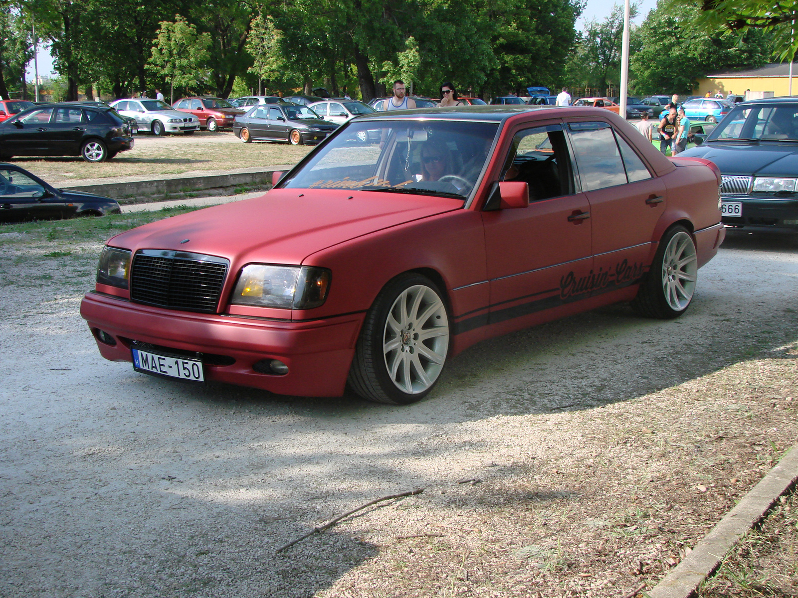 Mercedes-Benz 220E