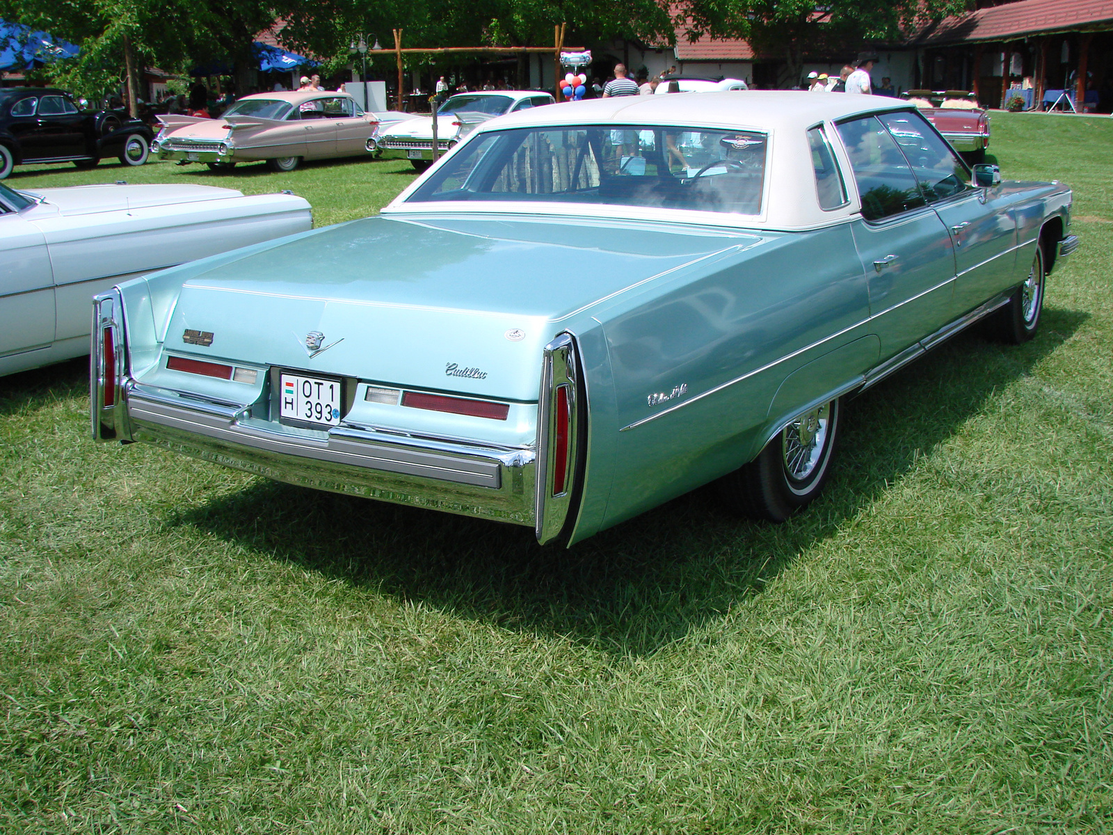 Cadillac Sedan de Ville