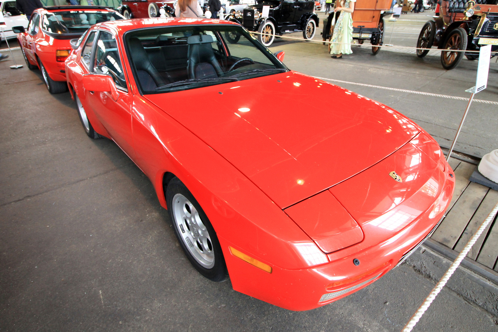 Porsche 944