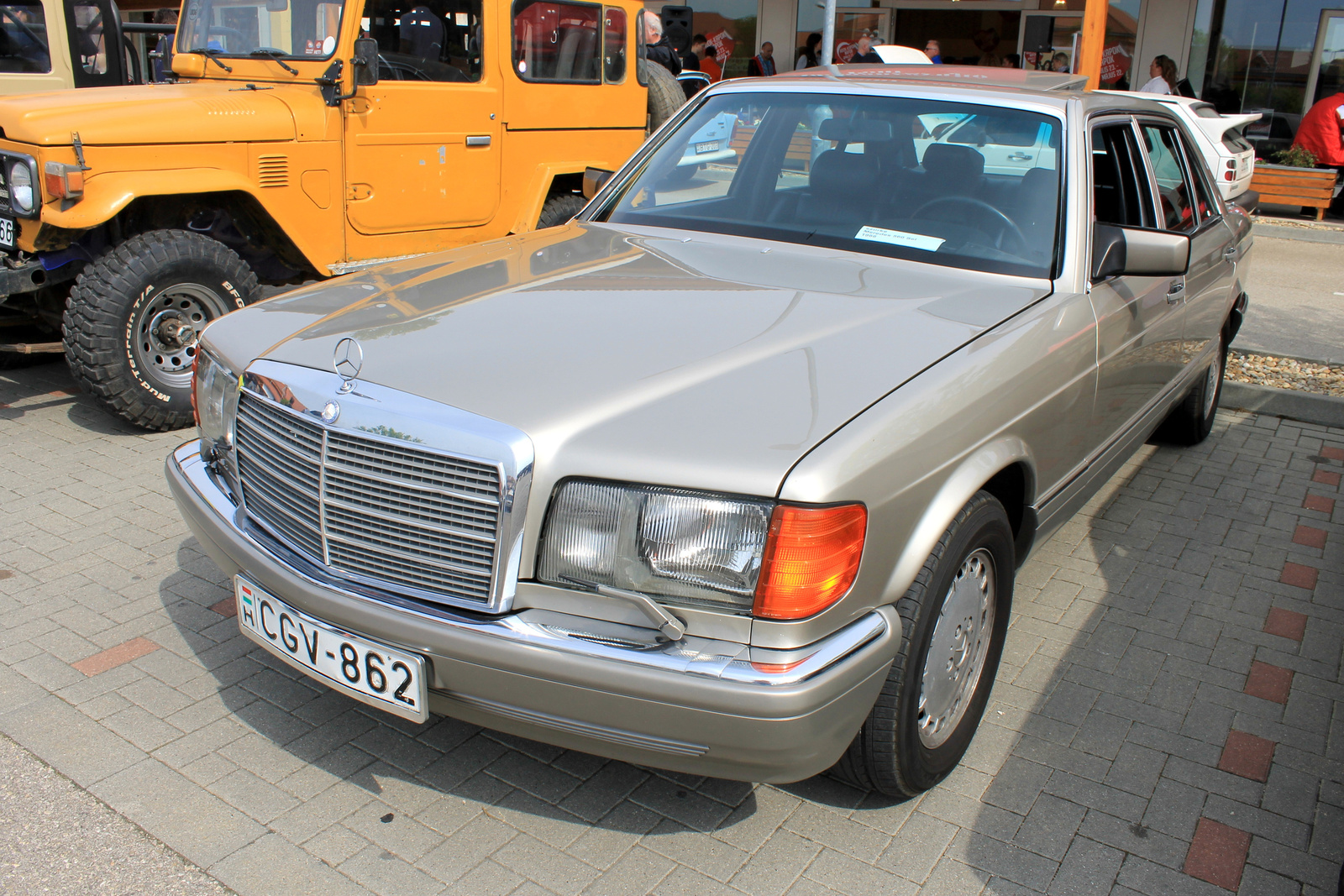 Mercedes-Benz 380 SE