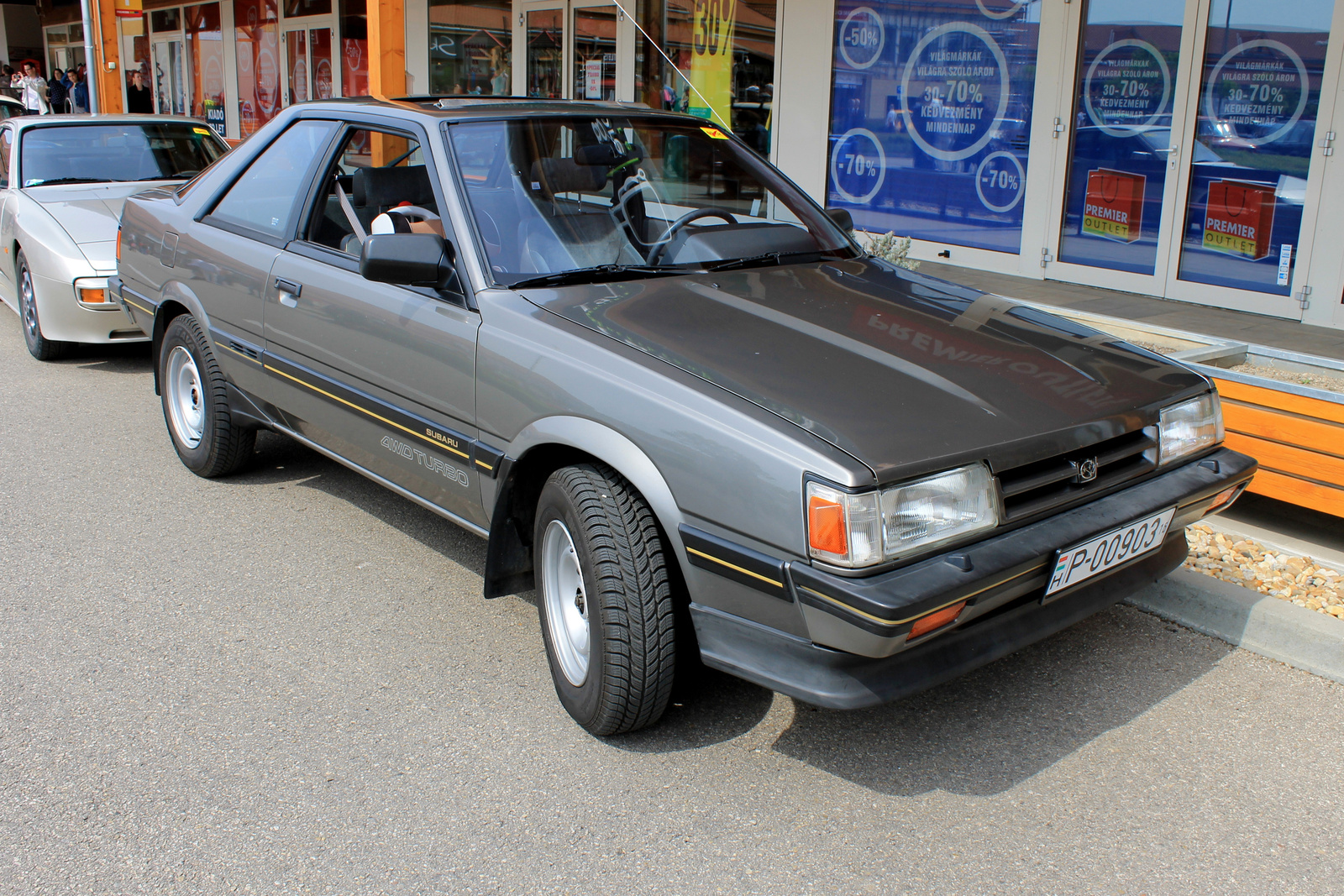 Subaru Leone