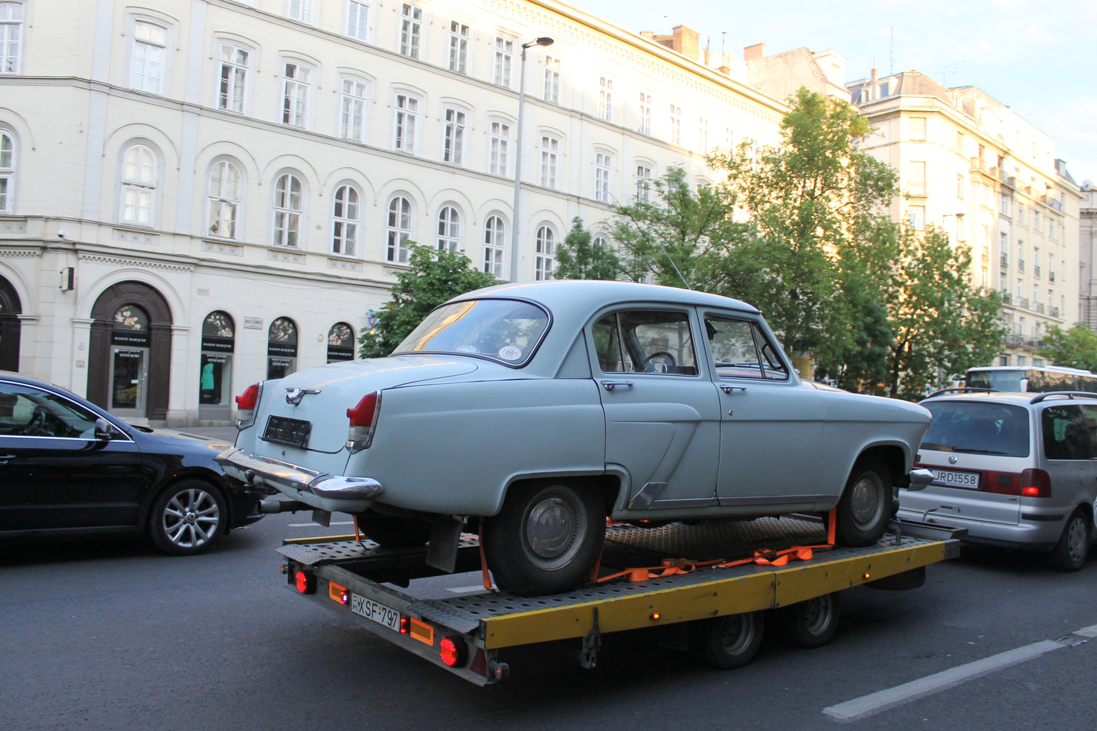 GAZ Volga M21