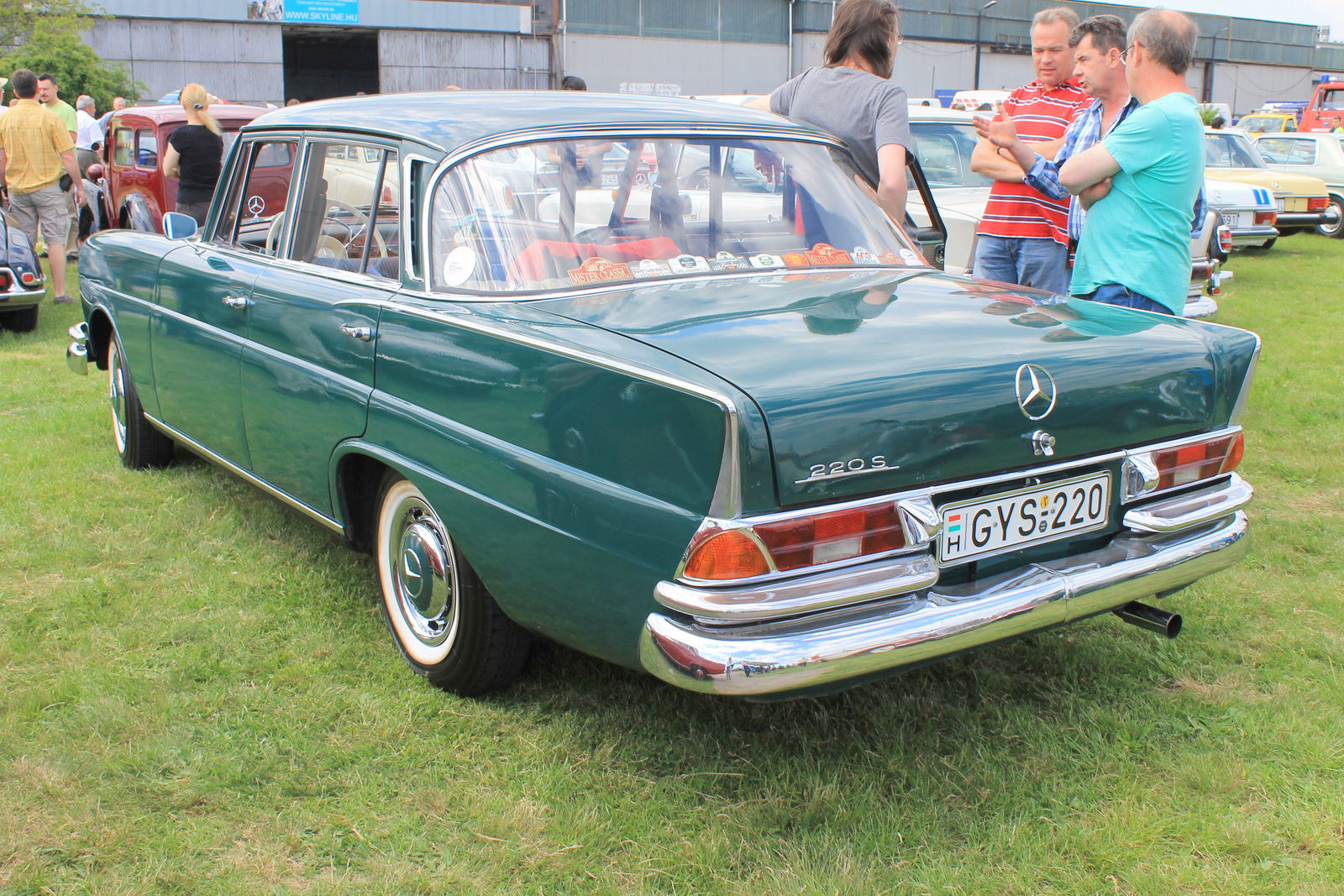 Mercedes-Benz 220 S