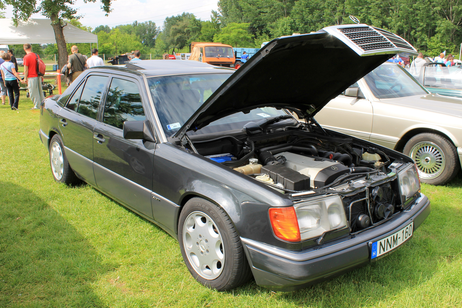 Mercedes-Benz E 320