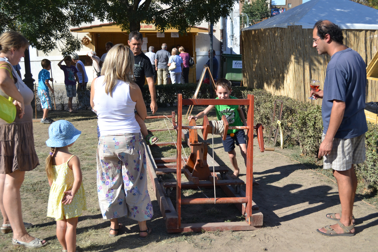 borfesztivál vásározók és vásárfiák - gyerekeknek