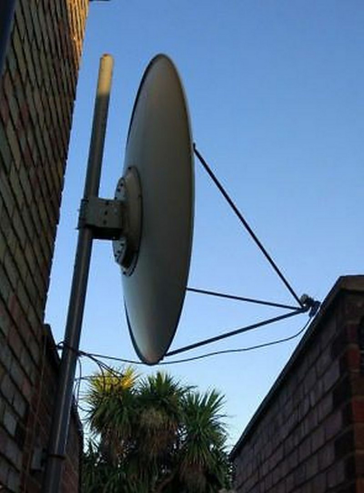 160-cm-satellite-tv-dish