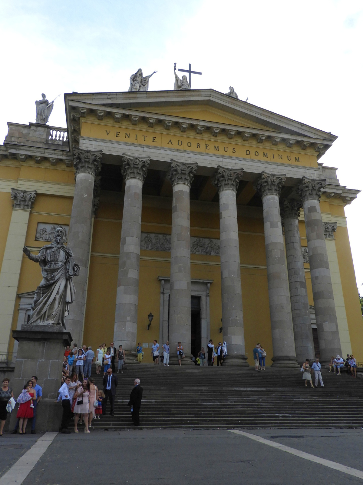 A Bazilika bejárata