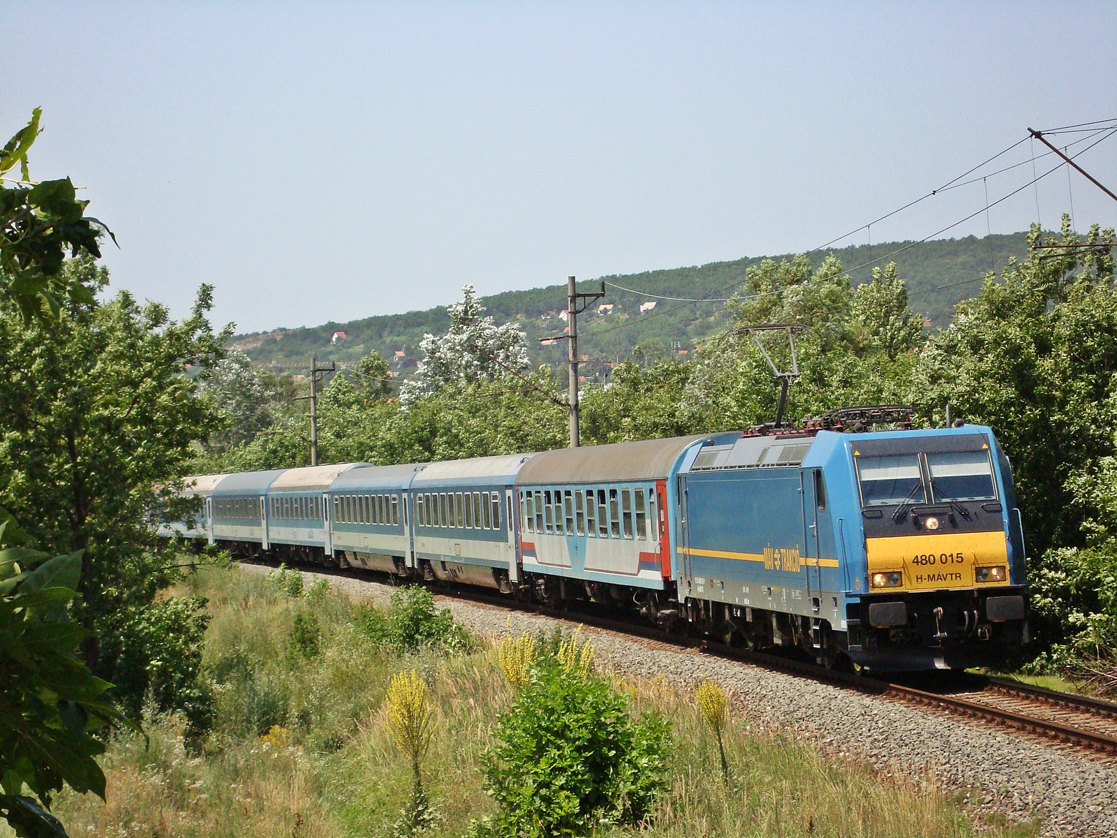 480 015