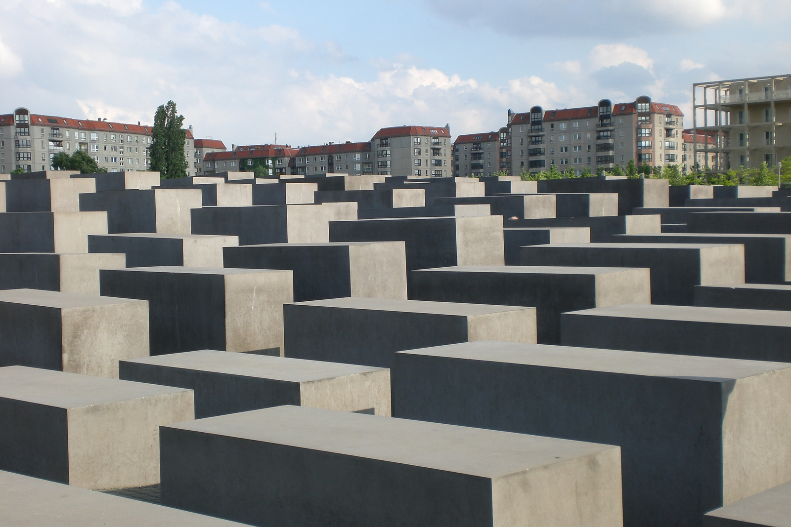 98-holokauszt-emlékmű, a gigantikus játszótér