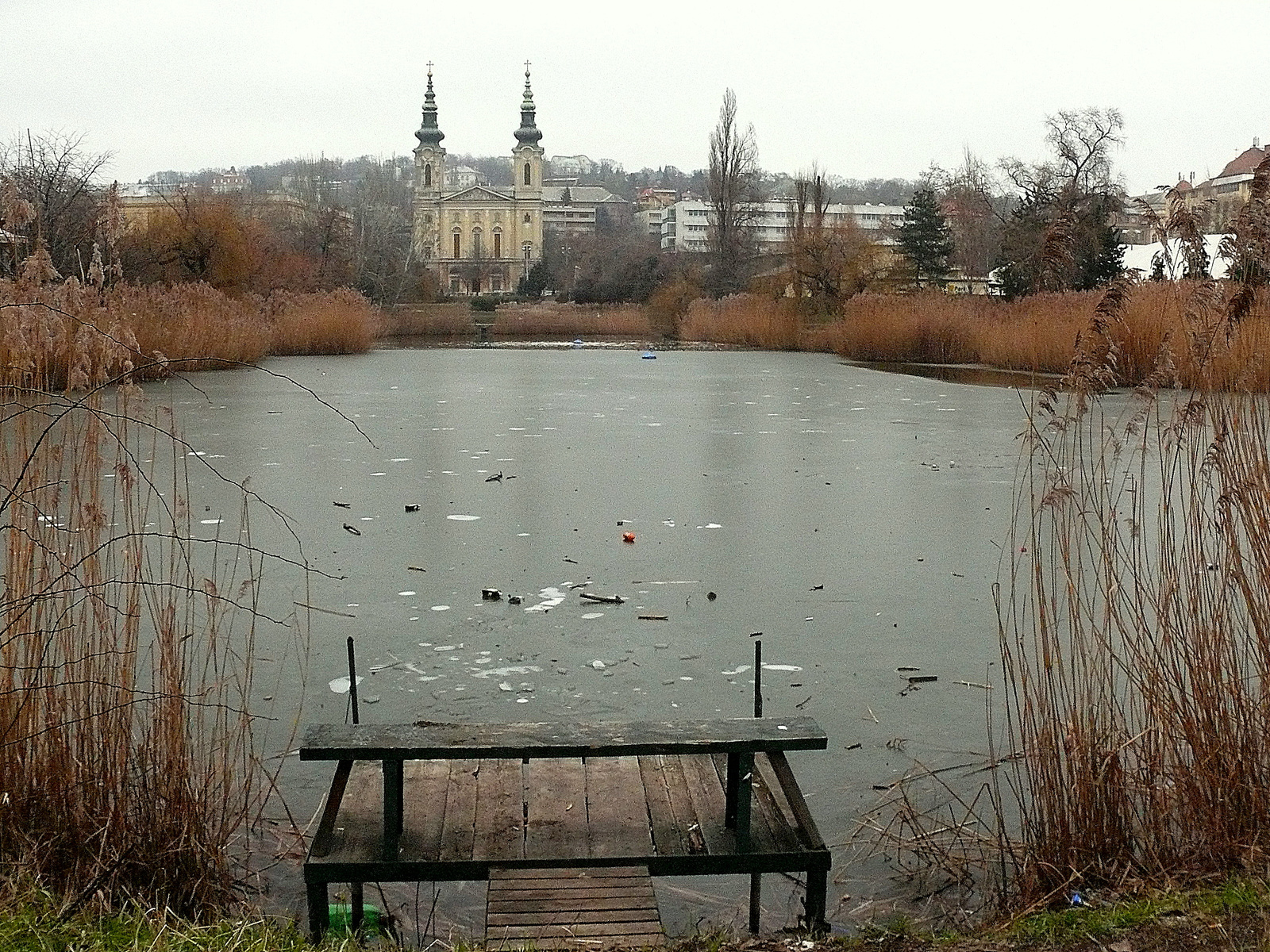 Feneketlen tó