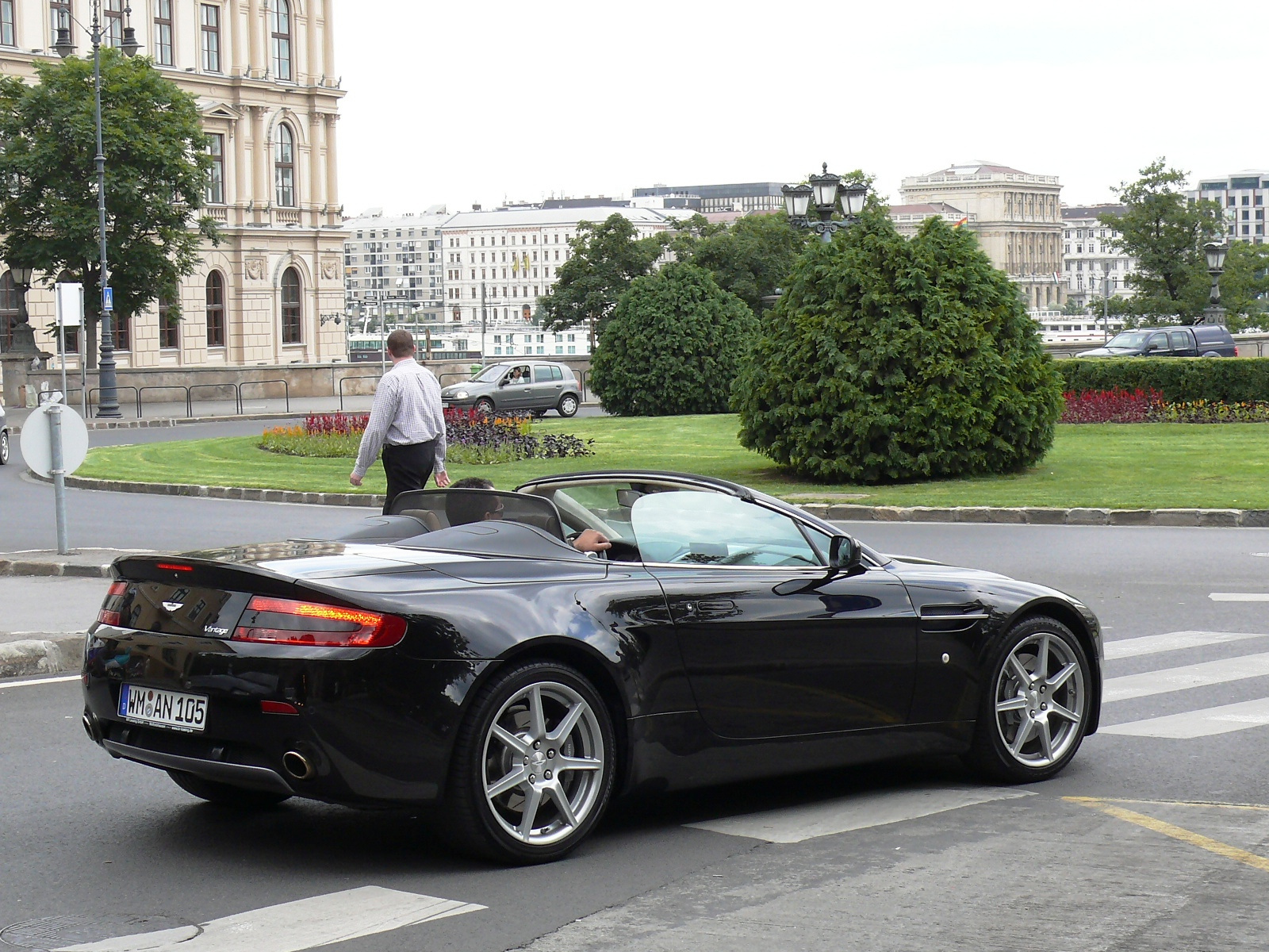 Aston Martin V8 Vantage Roadster